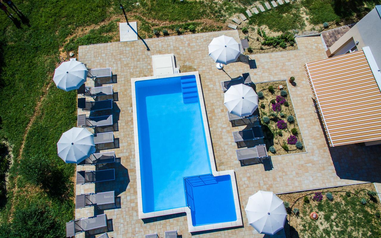 Apartments Viktorija 2 Башка Екстер'єр фото