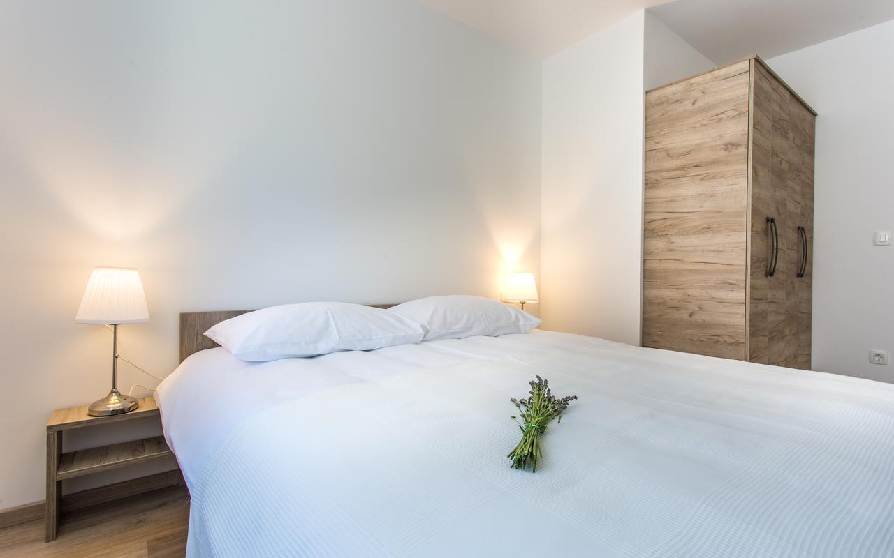 Apartments Viktorija 2 Башка Екстер'єр фото