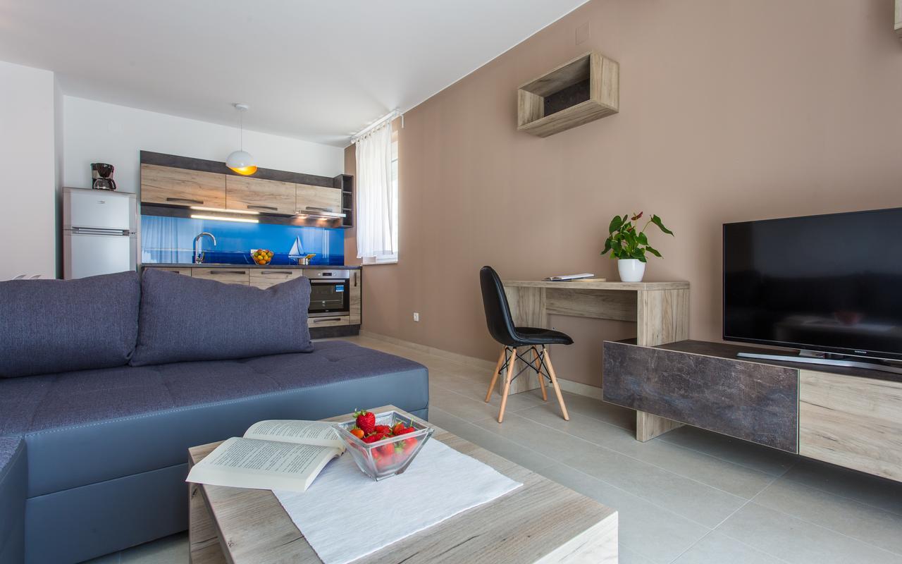 Apartments Viktorija 2 Башка Екстер'єр фото
