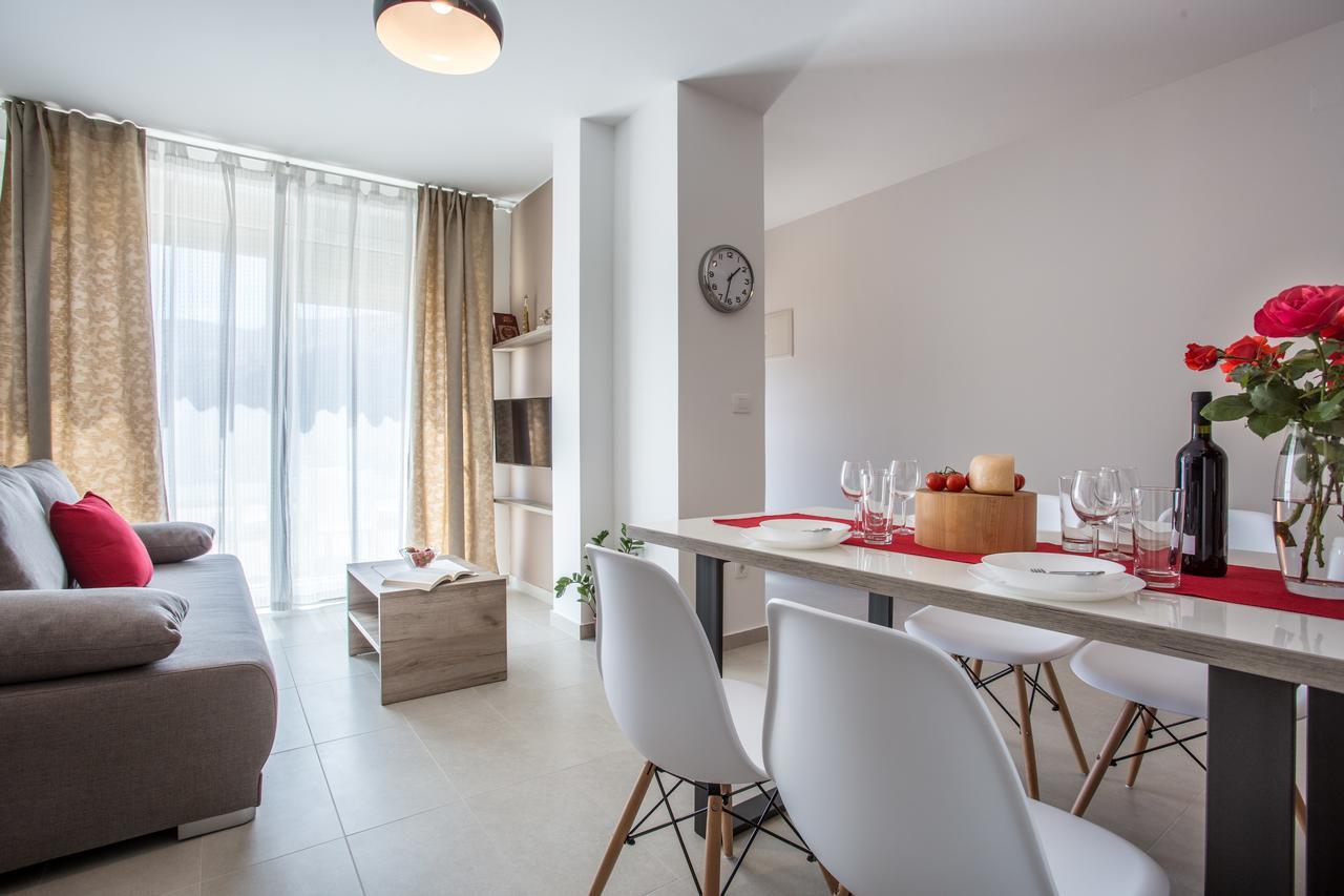 Apartments Viktorija 2 Башка Екстер'єр фото