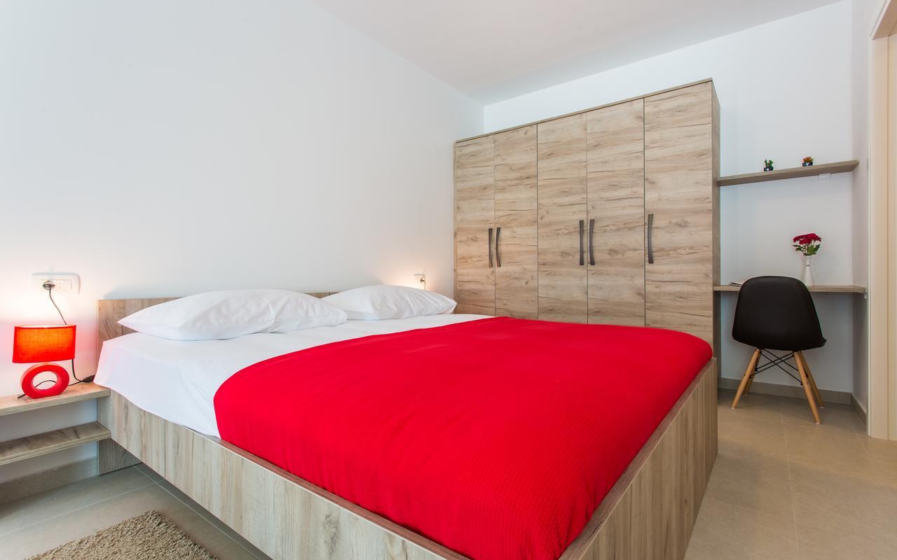 Apartments Viktorija 2 Башка Екстер'єр фото