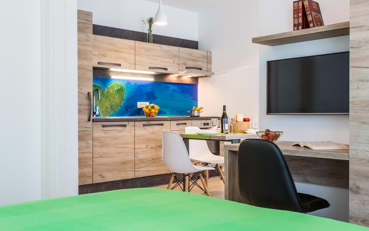 Apartments Viktorija 2 Башка Екстер'єр фото