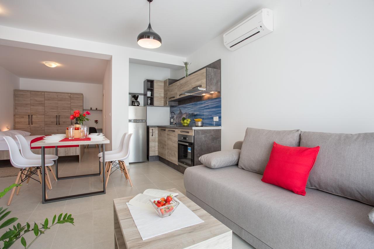 Apartments Viktorija 2 Башка Екстер'єр фото