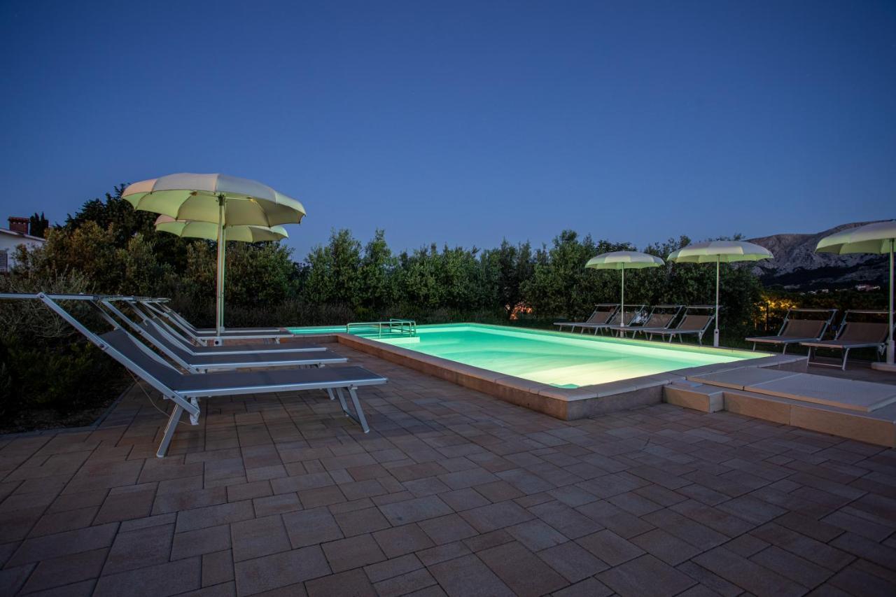 Apartments Viktorija 2 Башка Екстер'єр фото